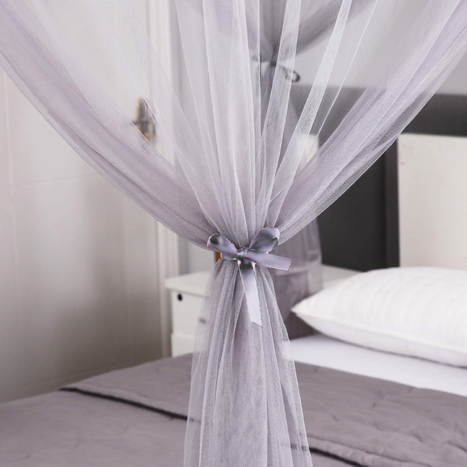 Mengersi 4 Corner Post Elegant Canopy Bed Curtains for Full Queen King Bed,Mosquito Net Suitable for Indoor Outdoor Net(Gray, L87xW79xH98 inch)