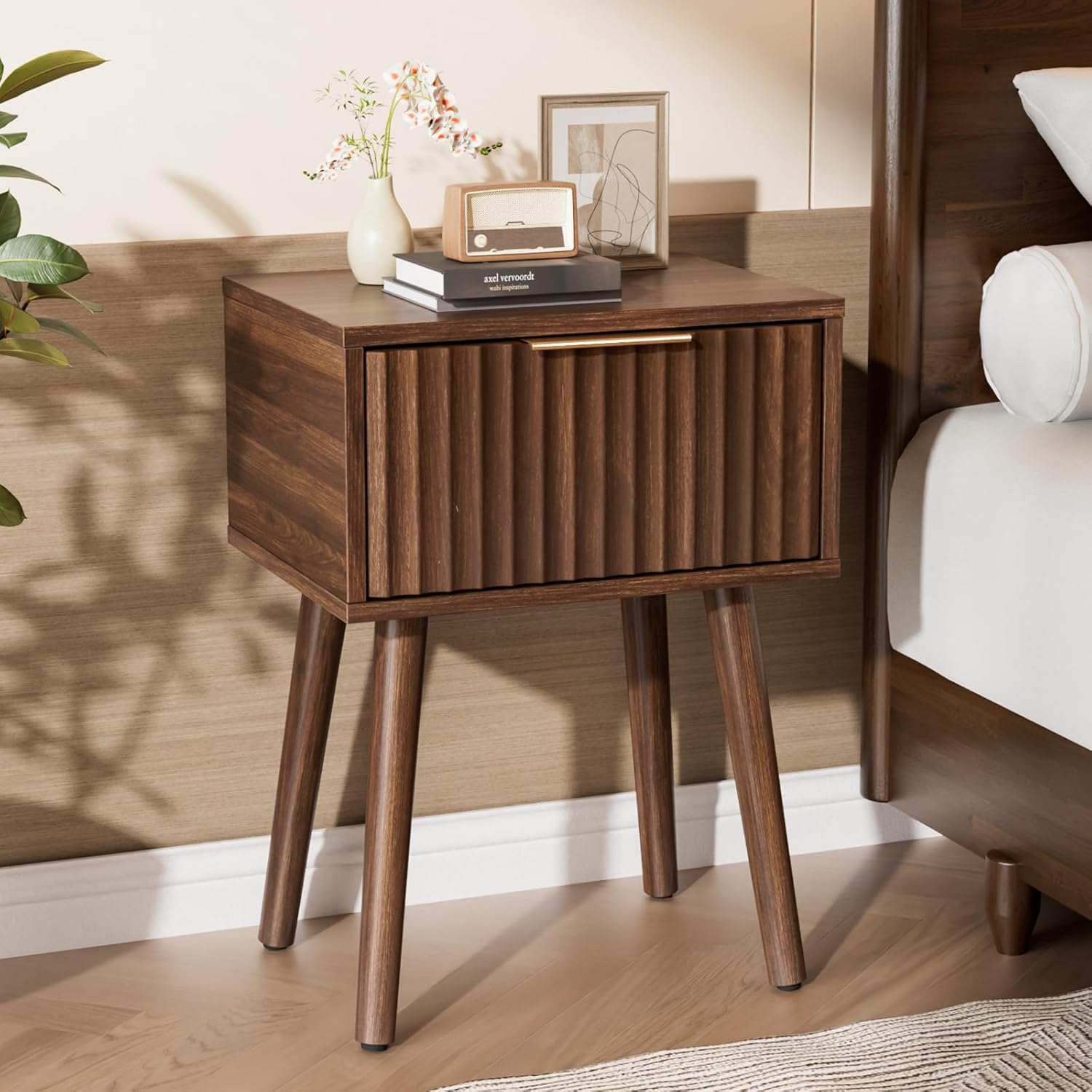 VINGLI Night Stand Set 2, Fluted Nightstands with Drawer, Mid Century Modern Nightstands Set of 2, Bedside Table, End Table, Wood Nightstand for Bedroom, Walnut, 15.75" W*11.81" D*21.85" H