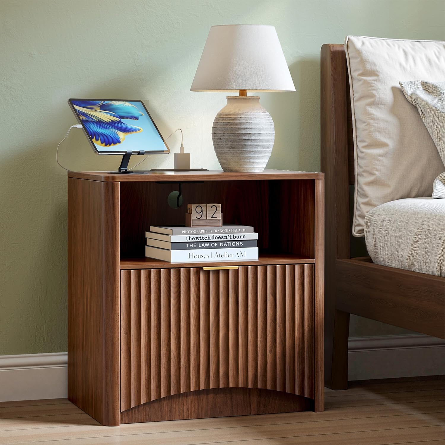 Evermagin Fluted Nightstand Set of 2, Walnut Bedside Table with Drawer and Storage, Wood End Table Mid Century Modern, Large Night Stand for Bedroom